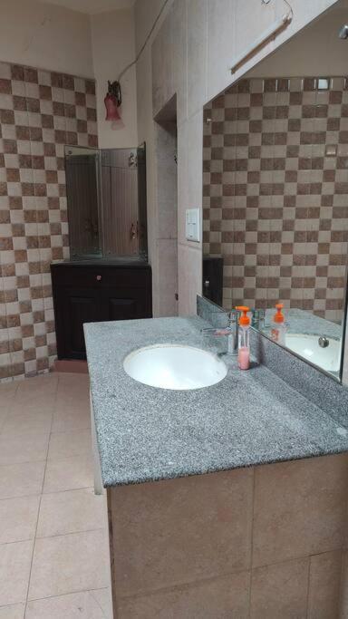 Basti House - Boutique Homestay Lucknow Eksteriør bilde