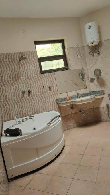 Basti House - Boutique Homestay Lucknow Eksteriør bilde